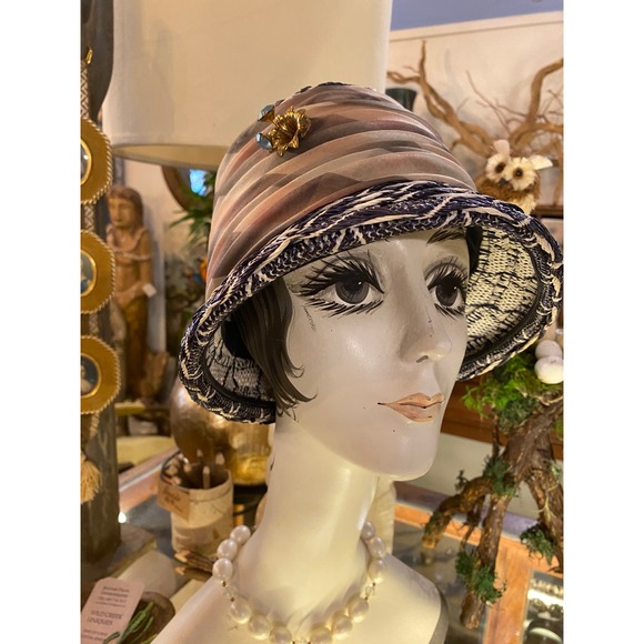 1960s hat, vintage cloche, lazarus paris, navy and white straw, 60s flapper, 22 - Picture 10 of 10